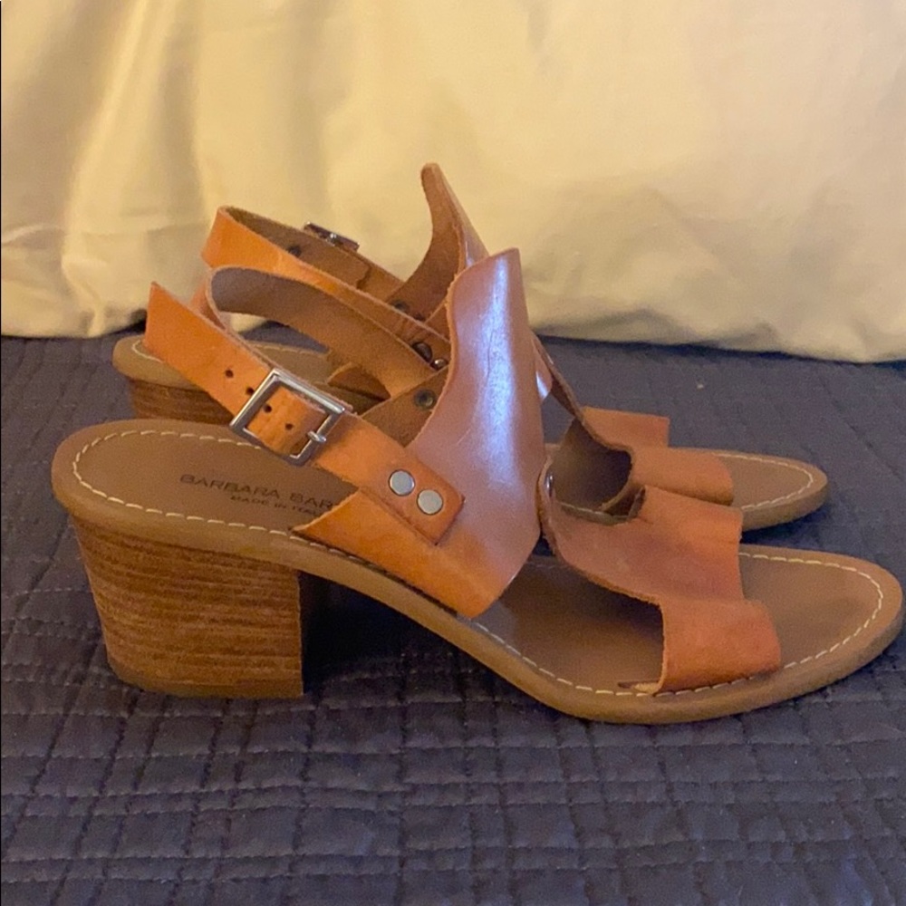 Barbara Barbieri Leather Low Heeled Sandal View 3